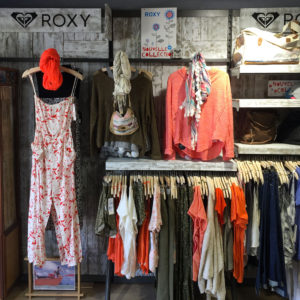 DCA_Quiksilver Roxy DC shoes - Mobilier commercial
