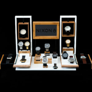 DCA - Nixon - présentoir montres